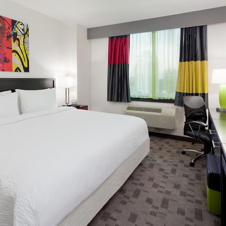 Fairfield Inn & Suites By Marriott New York Queens/Queensboro Bridge Стая снимка
