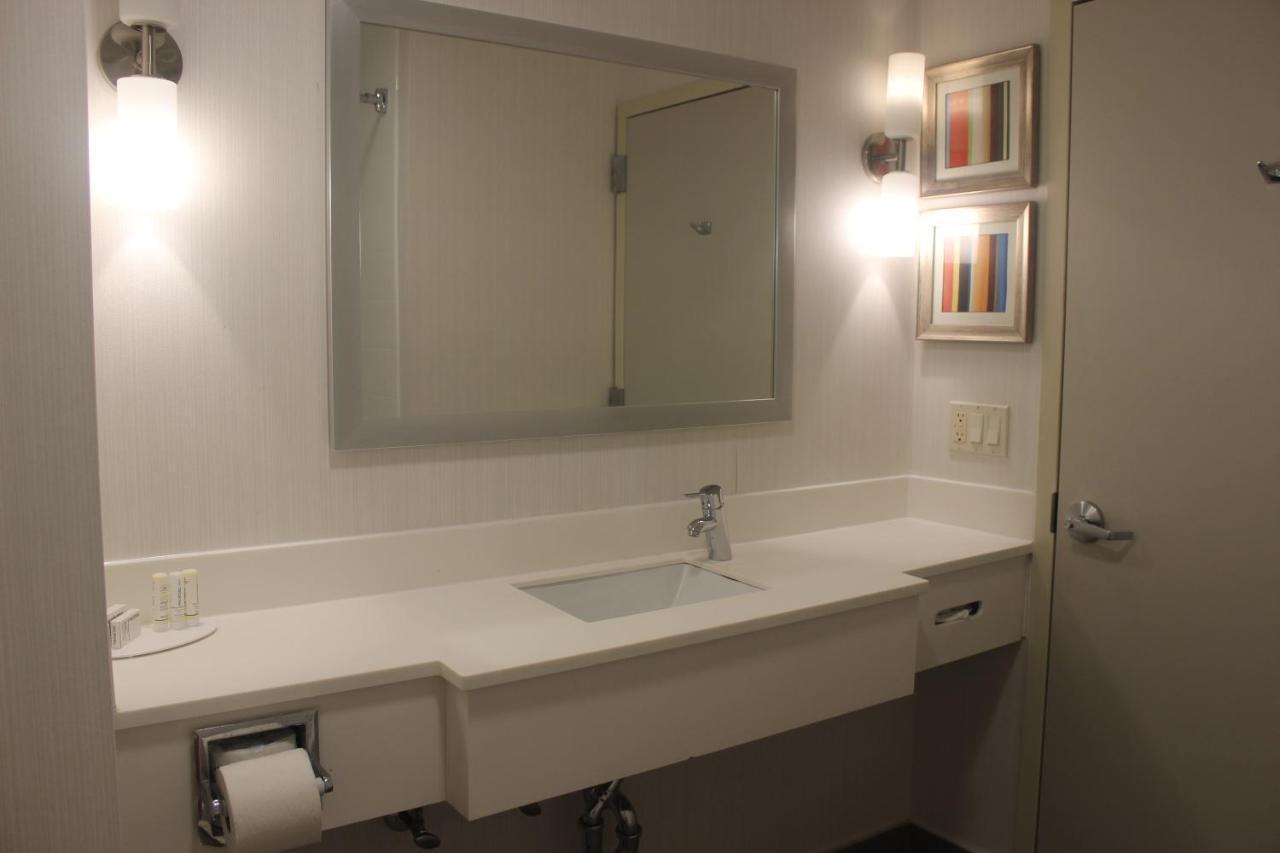 Fairfield Inn & Suites By Marriott New York Queens/Queensboro Bridge Екстериор снимка
