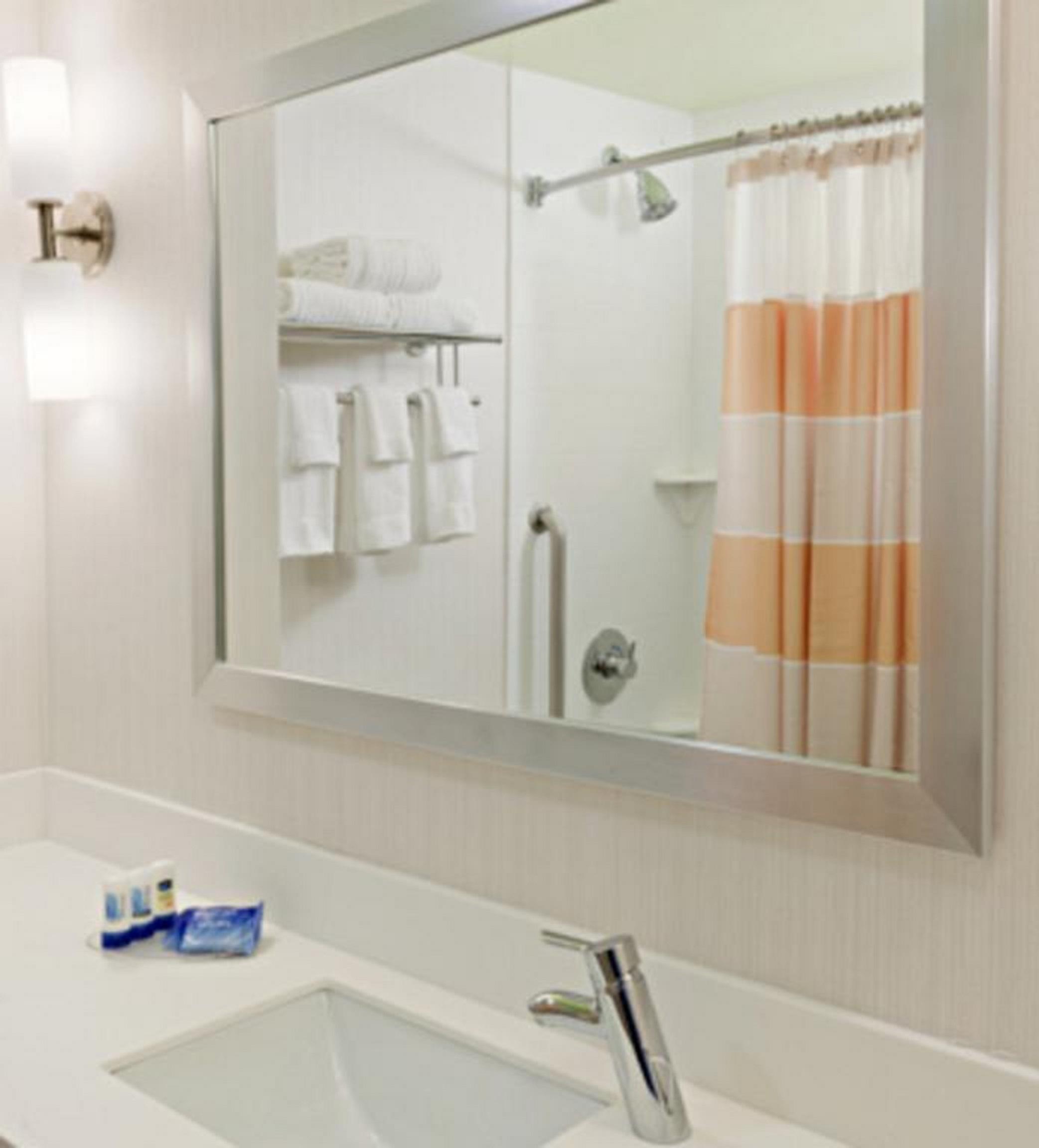 Fairfield Inn & Suites By Marriott New York Queens/Queensboro Bridge Стая снимка