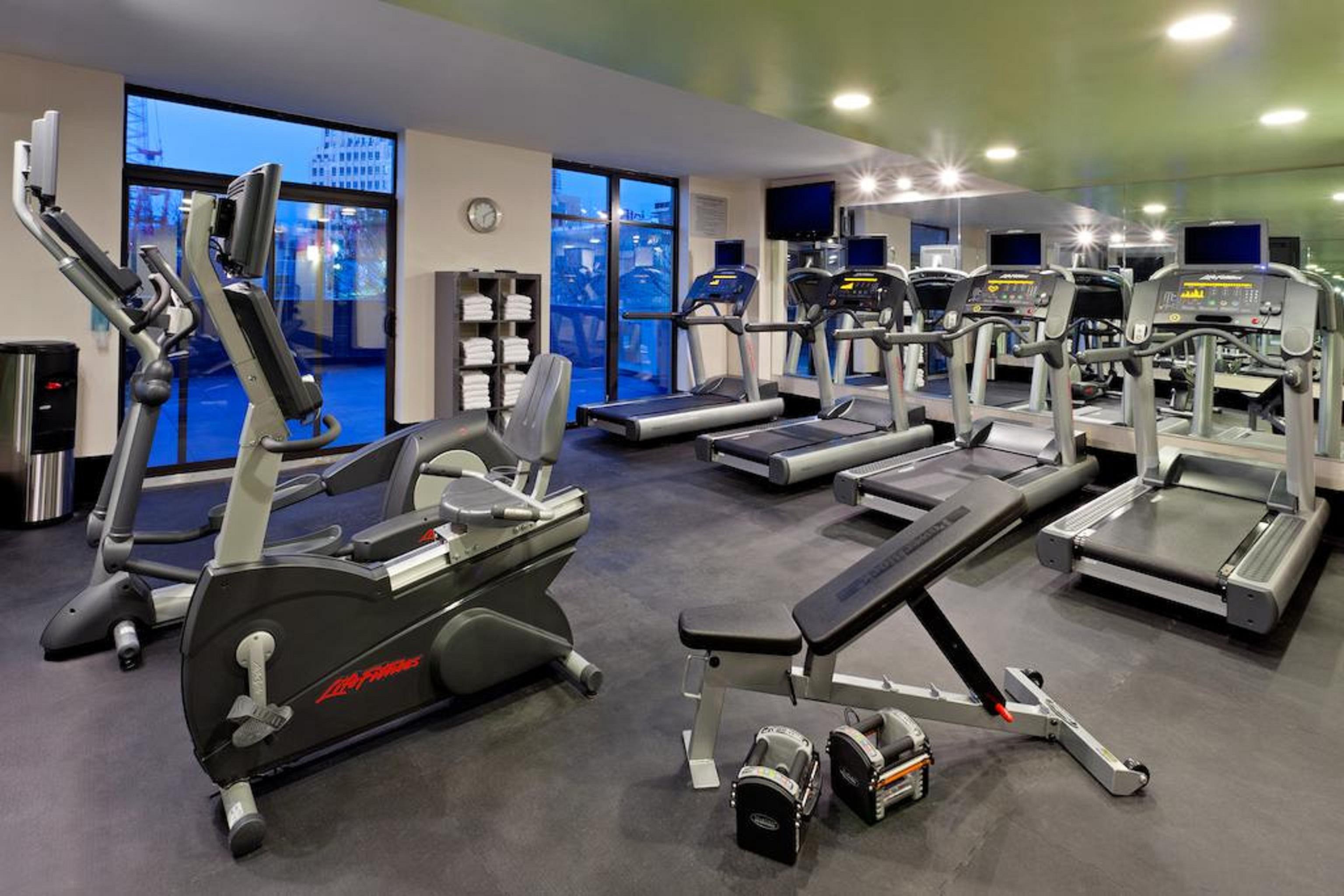 Fairfield Inn & Suites By Marriott New York Queens/Queensboro Bridge Съоръжения снимка
