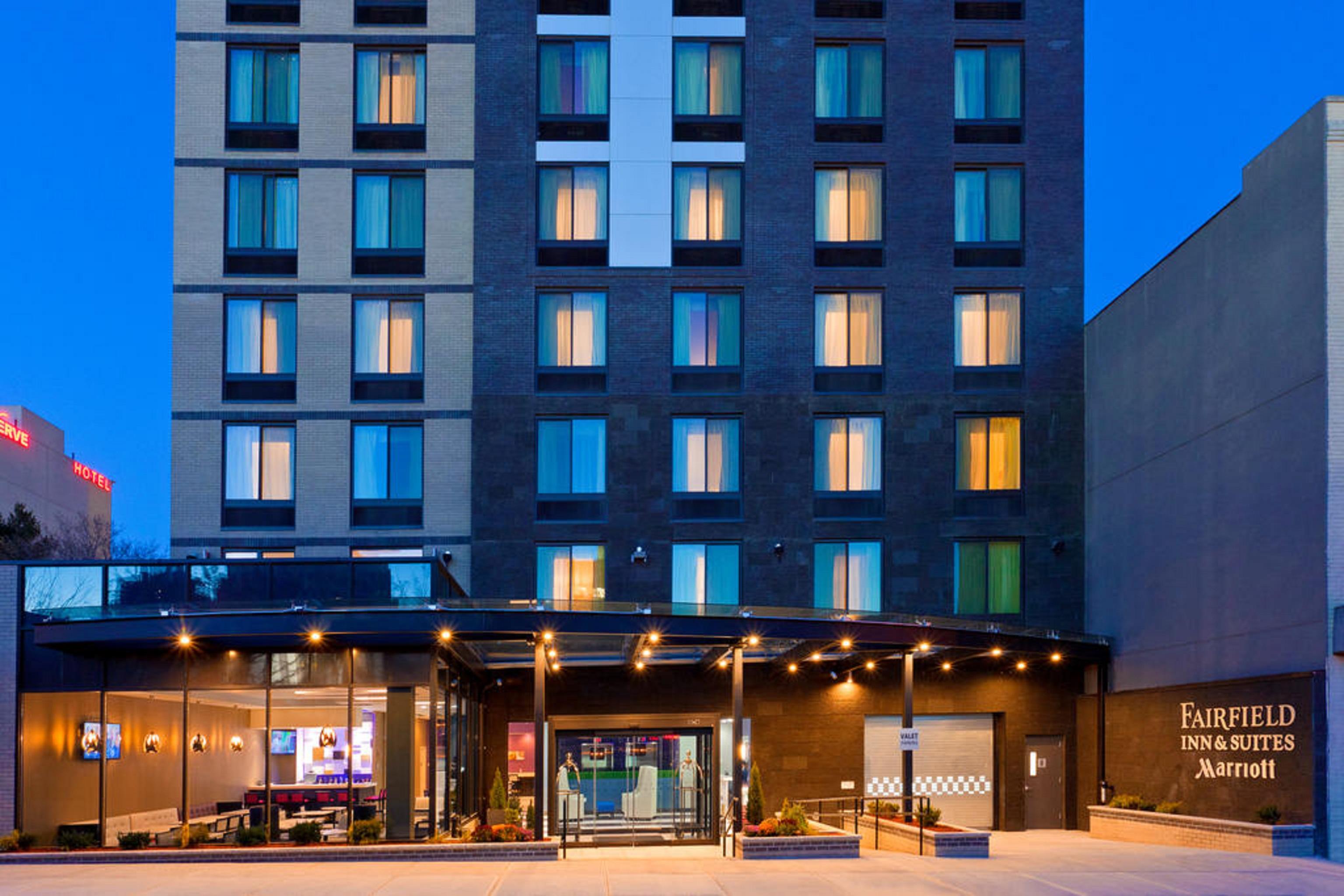 Fairfield Inn & Suites By Marriott New York Queens/Queensboro Bridge Екстериор снимка