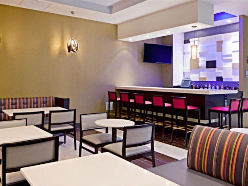 Fairfield Inn & Suites By Marriott New York Queens/Queensboro Bridge Екстериор снимка