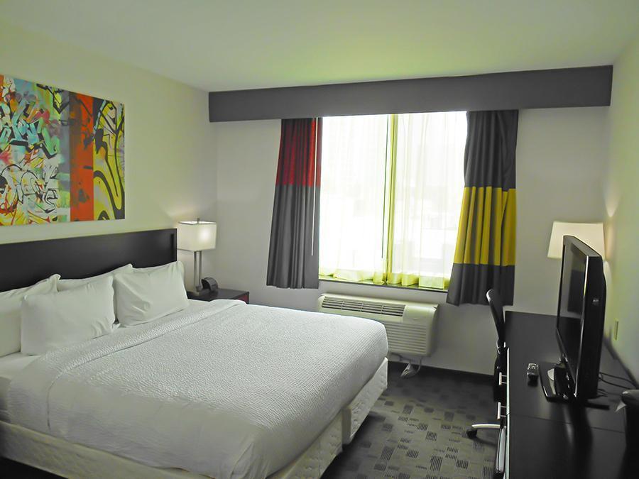 Fairfield Inn & Suites By Marriott New York Queens/Queensboro Bridge Екстериор снимка